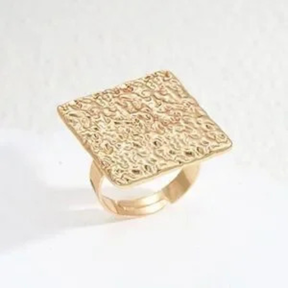 ?? Gold Textured Ring - Picture 4 of 4